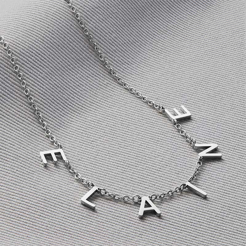 Collar con nombre y letra personalizado