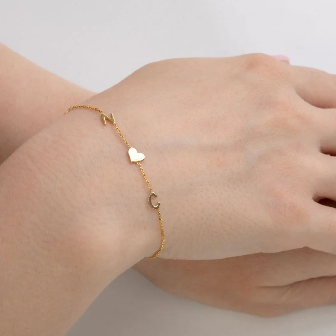 Pulsera personalizada con iniciales laterales