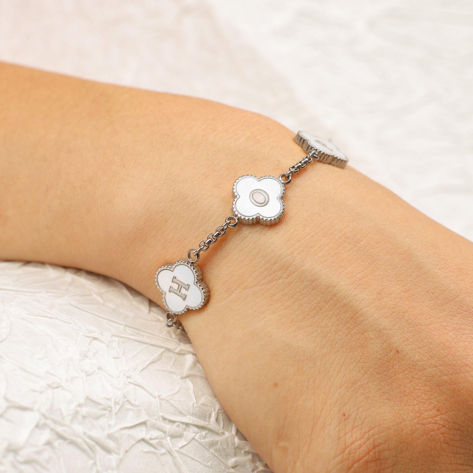Pulsera personalizada con nombre Clover