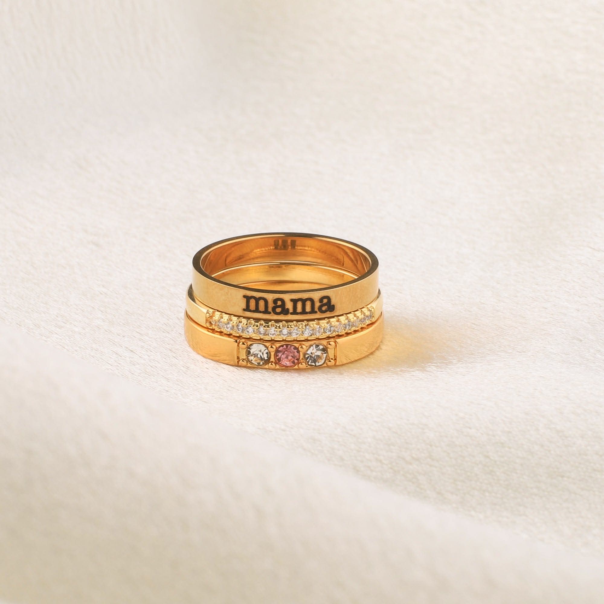 Anillos apilables personalizados con nombre y piedras de nacimiento