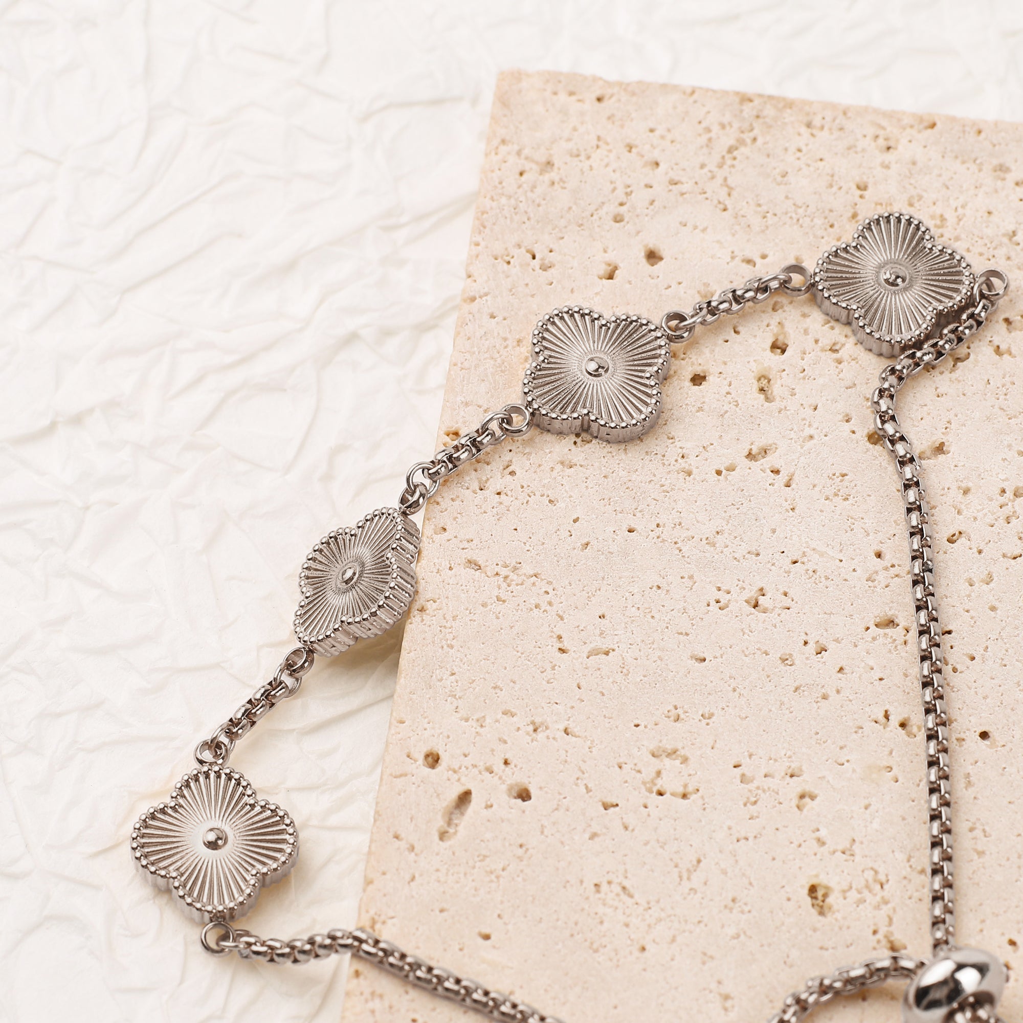 Pulsera personalizada con nombre Clover
