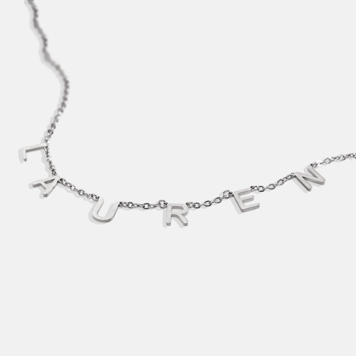 Collar con nombre y letra personalizado