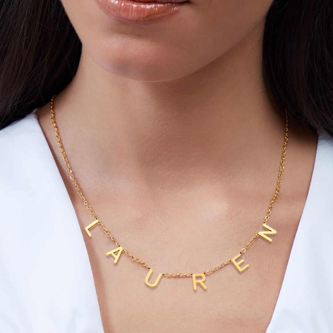 Collar con nombre y letra personalizado