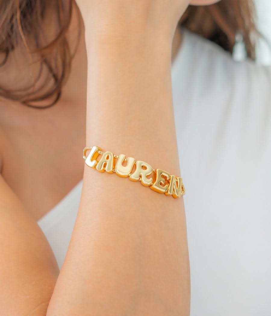 Pulsera con nombre de cadena ajustable Groovy