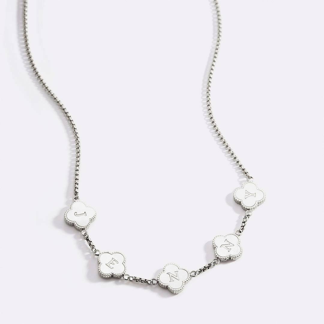 Collar con nombre personalizado Clover