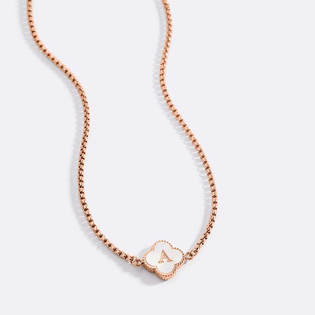 Collar con nombre personalizado Clover