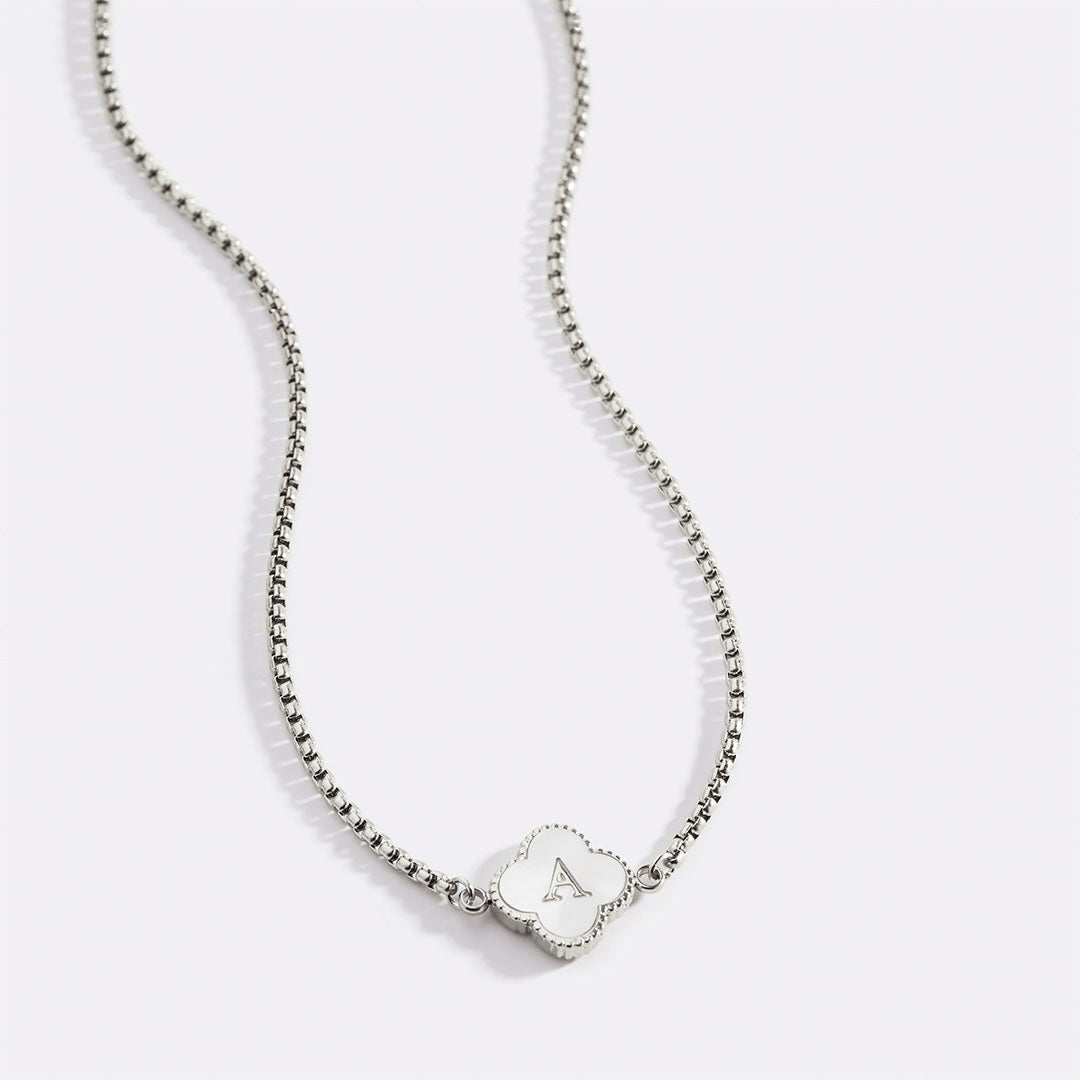 Collar con nombre personalizado Clover