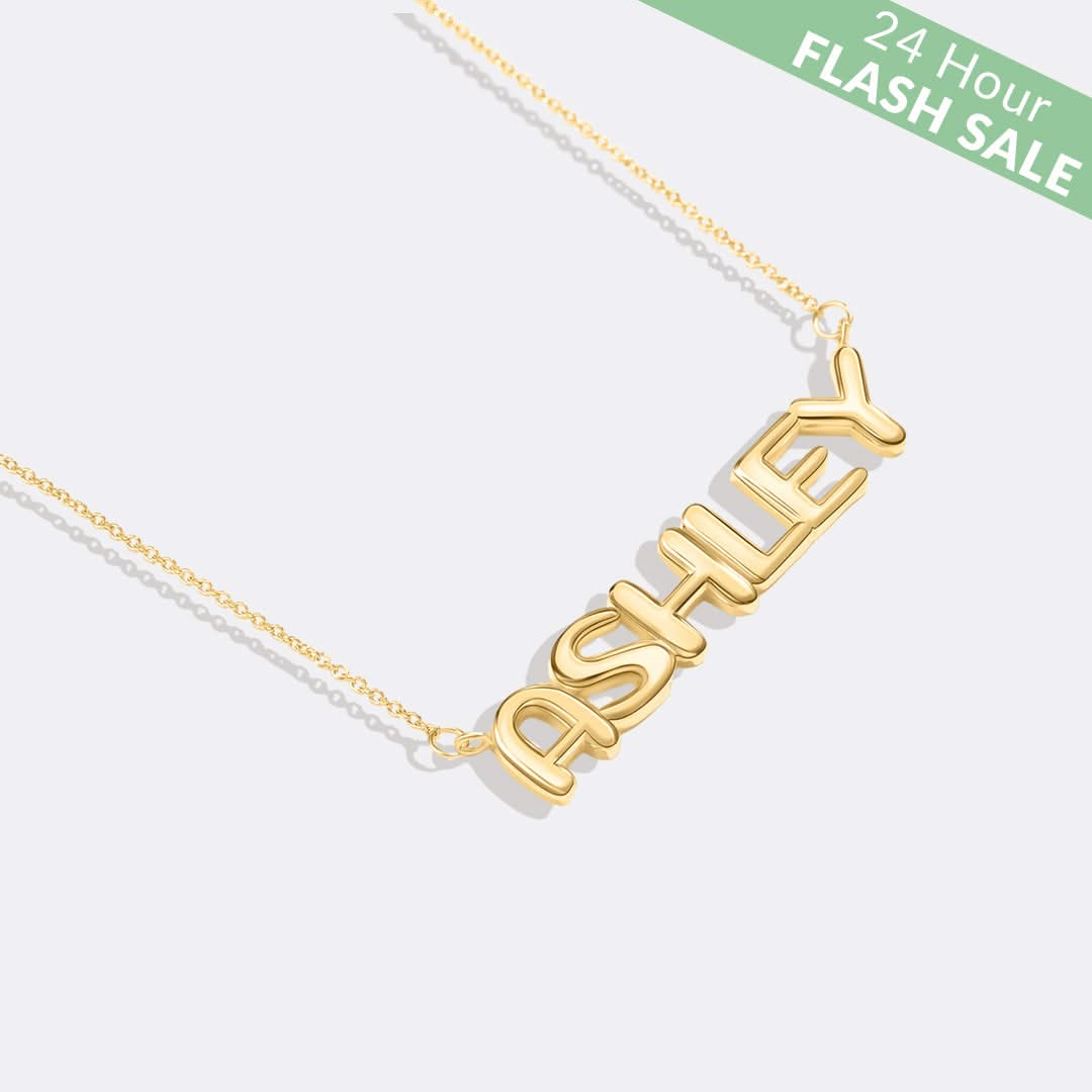 Collar con nombre y globo