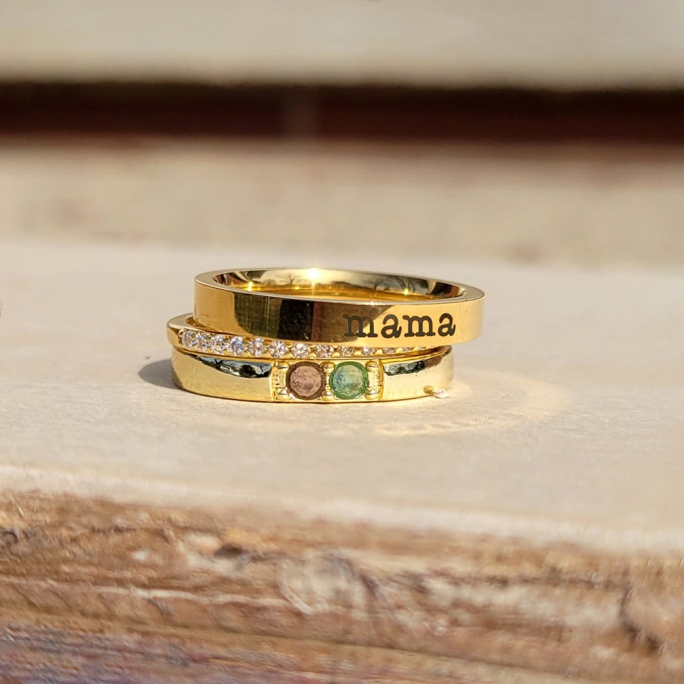 Anillos apilables personalizados con nombre y piedras de nacimiento