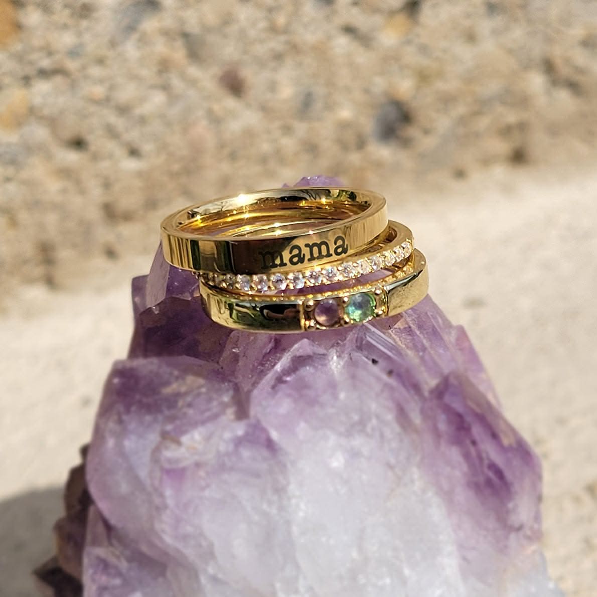 Anillos apilables personalizados con nombre y piedras de nacimiento