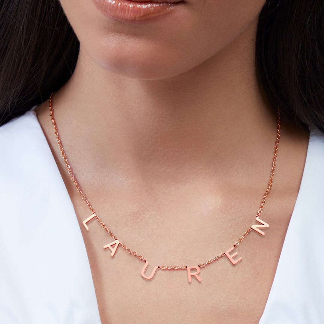 Collar con nombre y letra personalizado