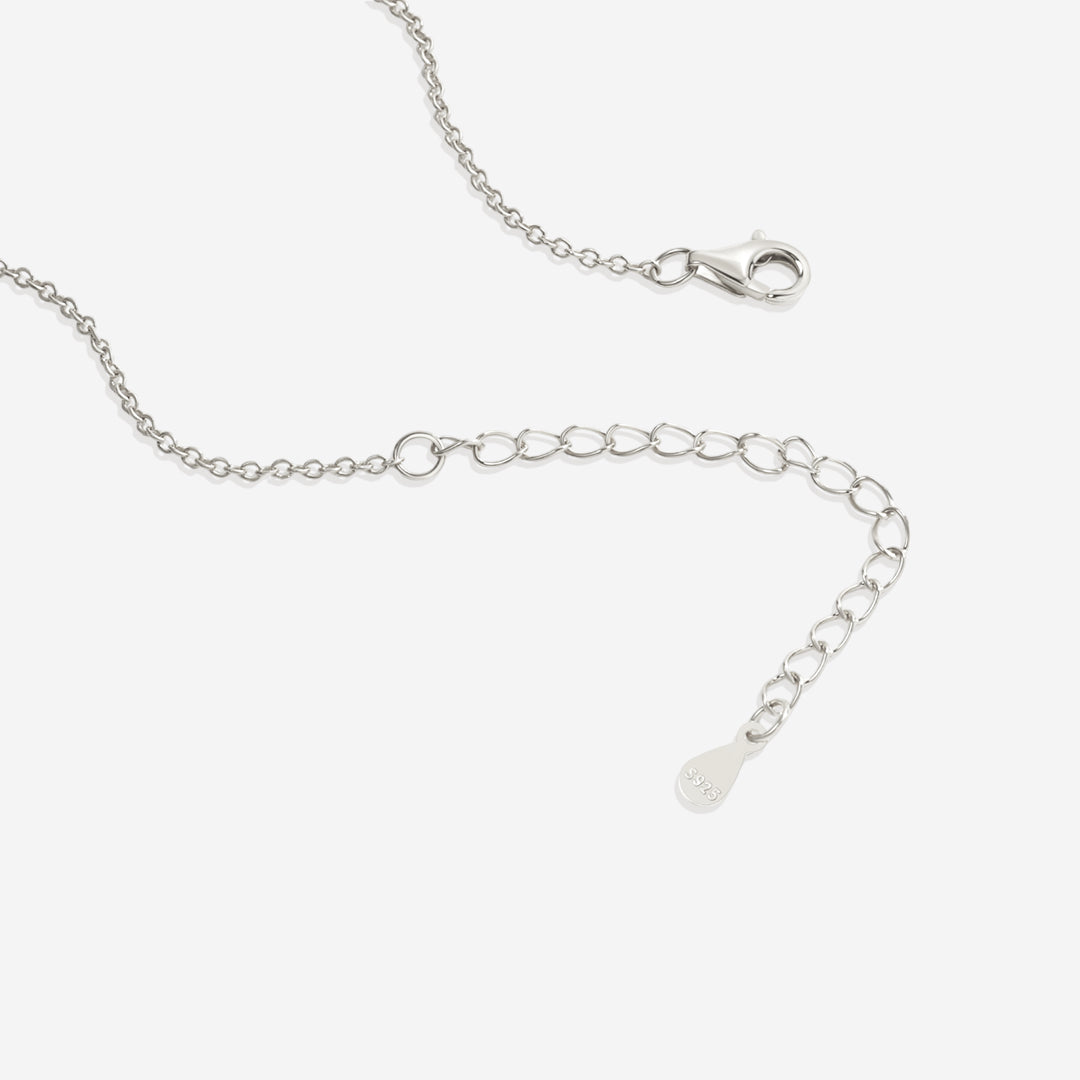 Collar con nombre y letra en bloque