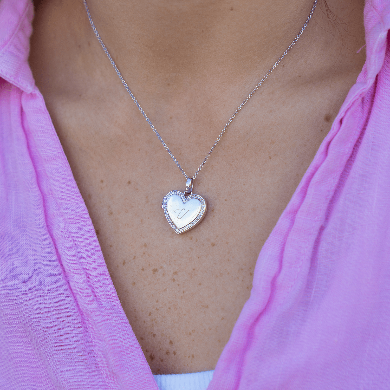 Collar con medallón de corazón personalizado