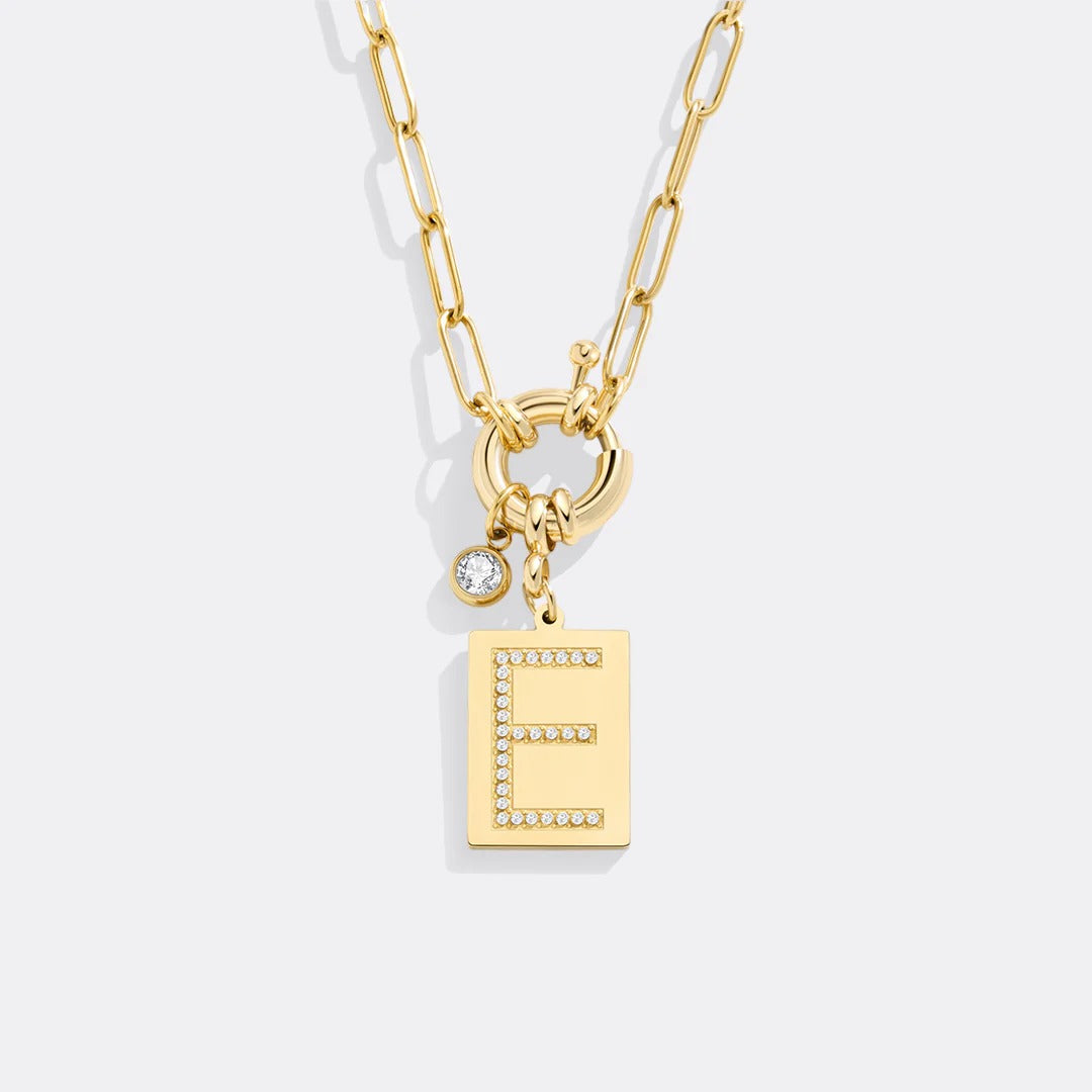 Collar con colgante de iniciales y cadena de clip