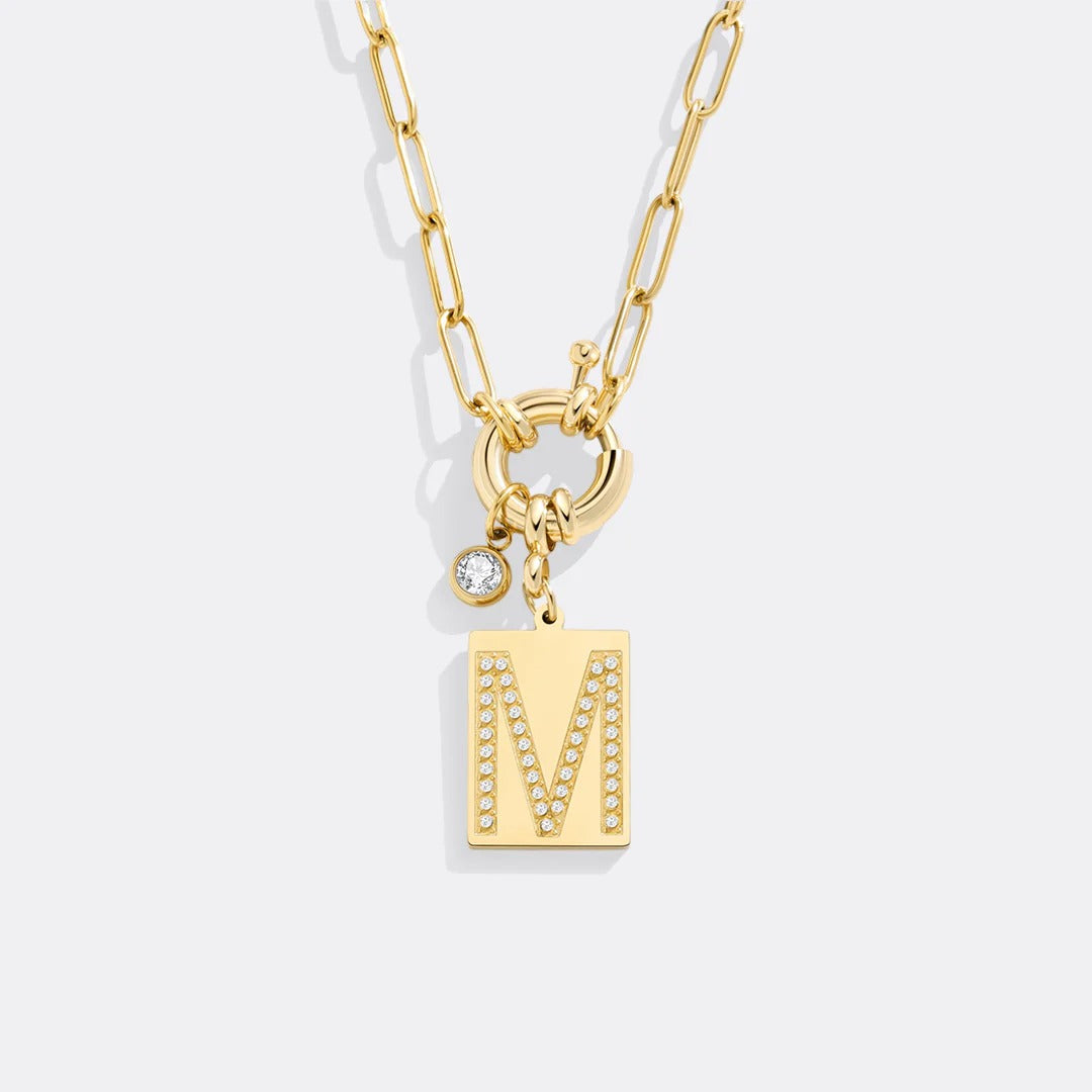 Collar con colgante de iniciales y cadena de clip