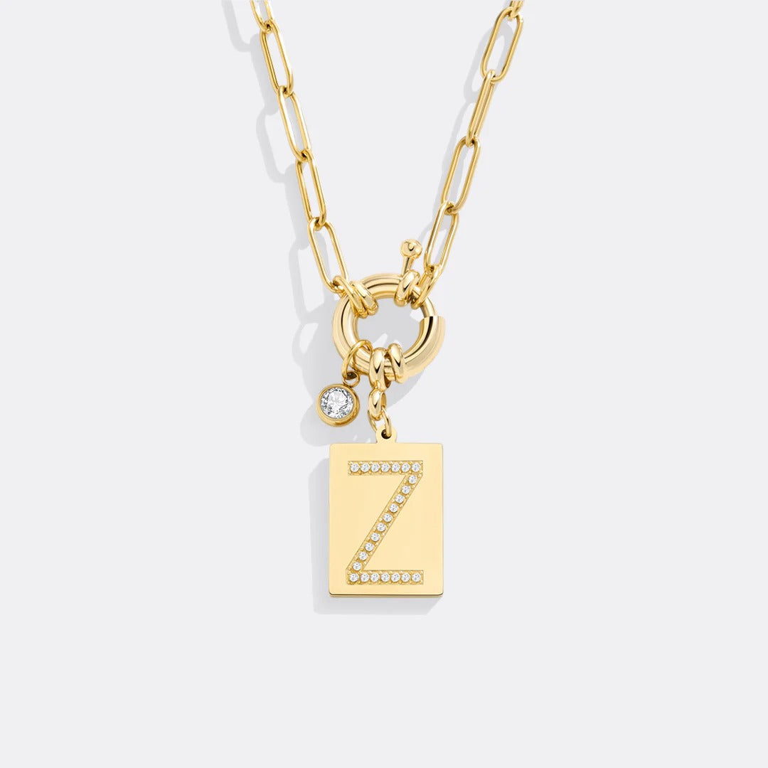 Collar con colgante de iniciales y cadena de clip