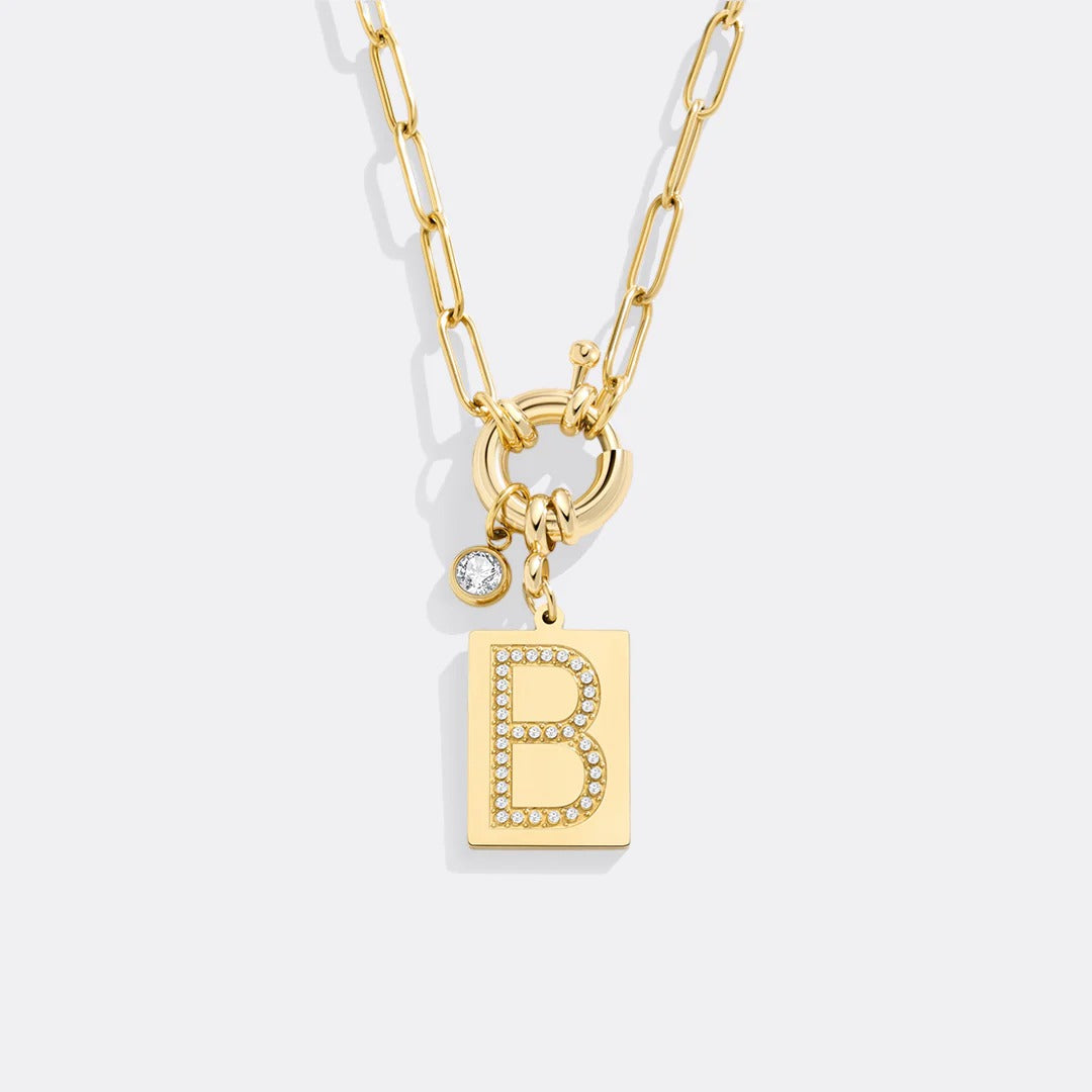 Collar con colgante de iniciales y cadena de clip