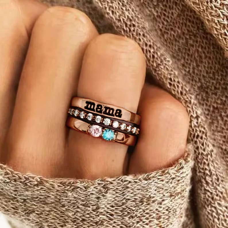 Anillos apilables personalizados con nombre y piedras de nacimiento