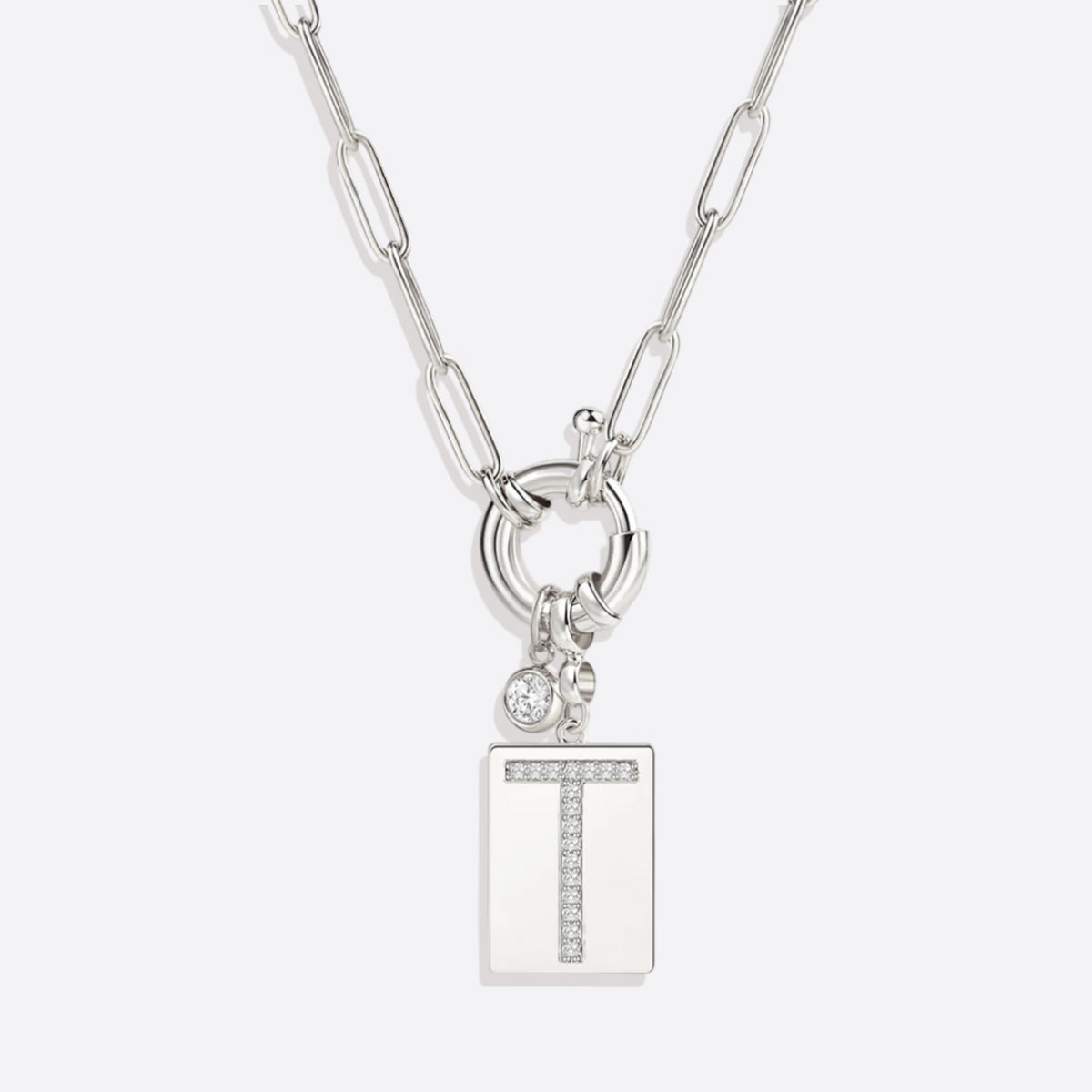 Collar con colgante de inicial pavé y cadena con clip