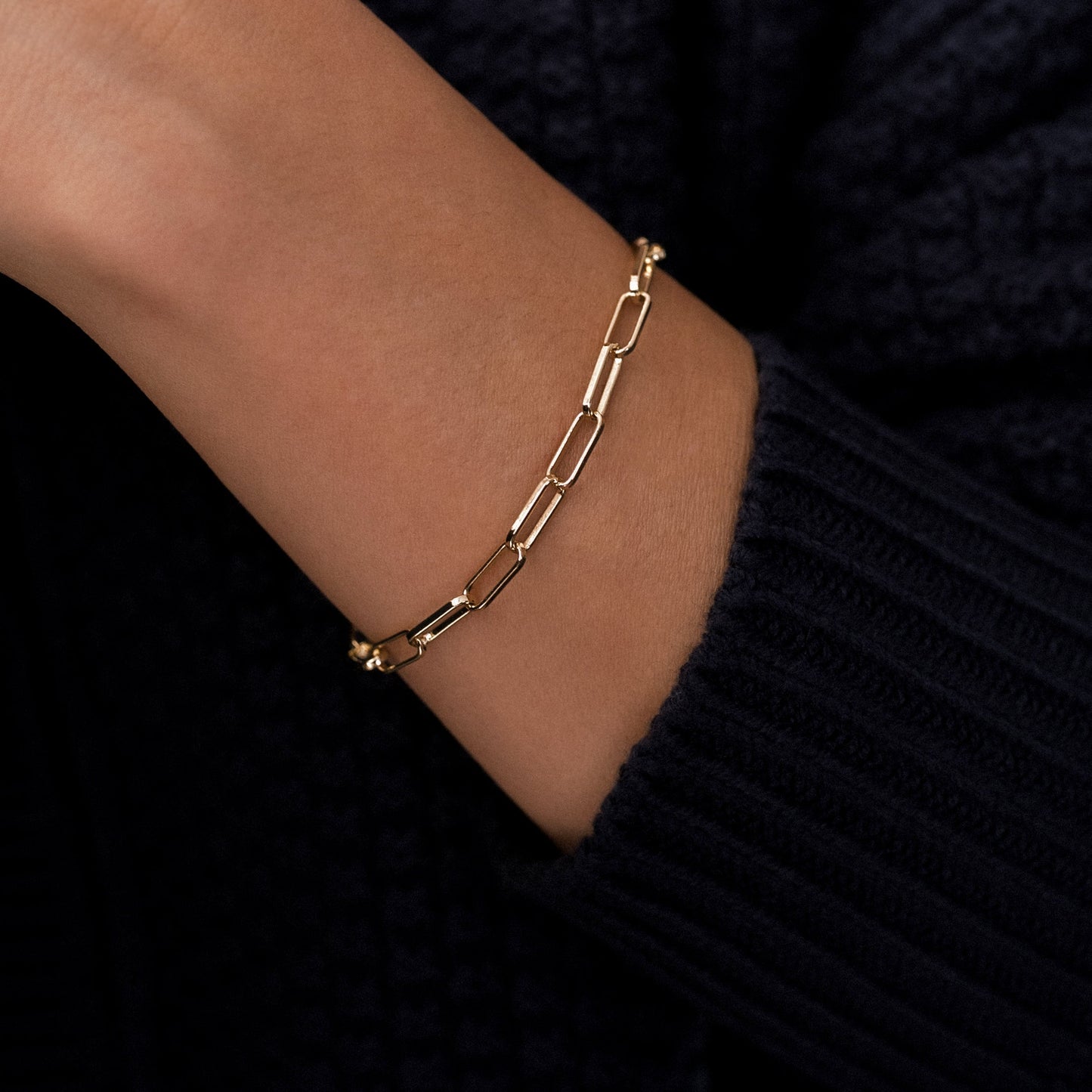 Bracciale a catena tipo paperclip a maglie aperte