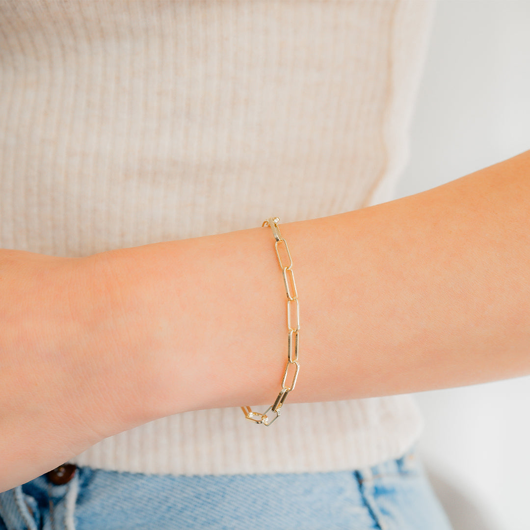 Bracciale a catena tipo paperclip a maglie aperte