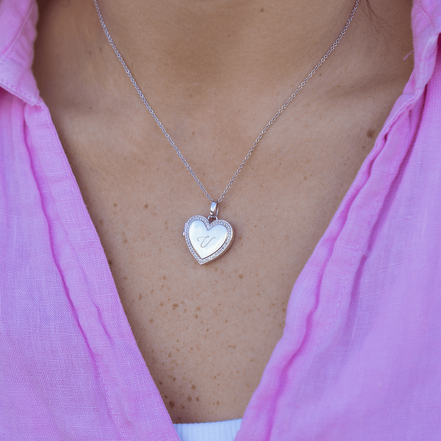 Collar con medallón de corazón personalizado