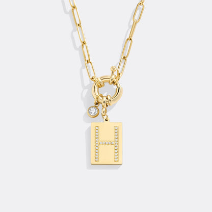 Collar con colgante de iniciales y cadena de clip