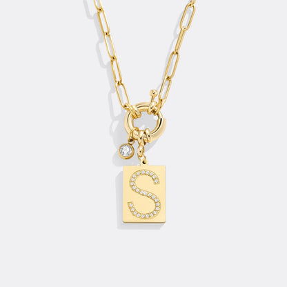 Collar con colgante de iniciales y cadena de clip