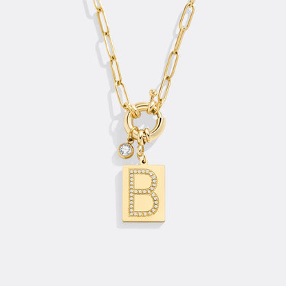 Collar con colgante de iniciales y cadena de clip