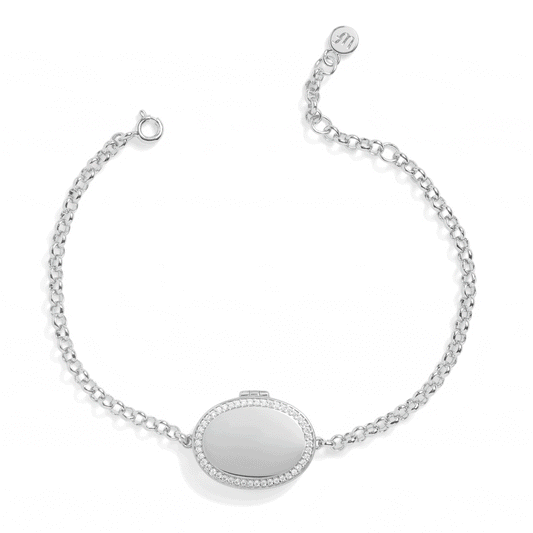 Pulsera con medallón ovalado personalizado